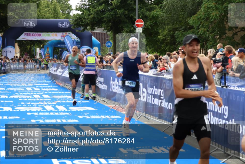 29.06.2025 - hella hamburg halbmarathon Zöllner http://msf.ph/oto/8176284 29.06.2025 10:27:08 Ziel 13956, 14828, 15671 meine-sportfotos.de