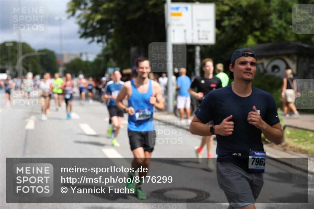 29.06.2025 - hella hamburg halbmarathon Yannick Fuchs http://msf.ph/oto/8176299 29.06.2025 10:41:50 20KM 51, 1460, 1592, 1604, 1613, 1696, 2284, 2839, 2864, 2869, 2953, 3976, 4093, 4377, 4528, 5022, 5650, 6009, 6134, 6168, 6716, 7962, 8693, 8852, 9626, 10969, 10988, 11021, 11283, 11518, 12679, 12685, 12706, 12724, 12870, 13223, 13672, 14618, 14619, 14730, 15333, 15350, 15451, 15478, 15479, 15973, 17172, 17229, 17451, 17743, 17846, 17905, 17915, 17979, 18104, 18758, 18856, 18922, 18974, 19127, 19181 meine-sportfotos.de