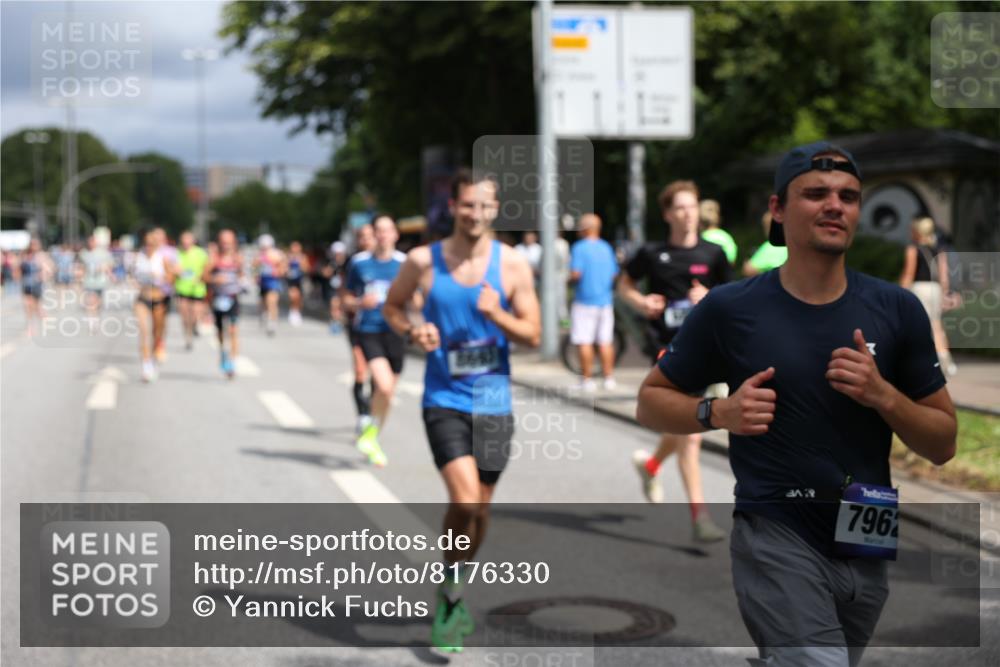29.06.2025 - hella hamburg halbmarathon Yannick Fuchs http://msf.ph/oto/8176330 29.06.2025 10:41:50 20KM 51, 1460, 1592, 1604, 1613, 1696, 2284, 2839, 2864, 2869, 2953, 3976, 4093, 4377, 4528, 5022, 5650, 6009, 6134, 6168, 6716, 7962, 8693, 8852, 9626, 10969, 10988, 11021, 11283, 11518, 12679, 12685, 12706, 12724, 12870, 13223, 13672, 14618, 14619, 14730, 15333, 15350, 15451, 15478, 15479, 15973, 17172, 17229, 17451, 17743, 17846, 17905, 17915, 17979, 18104, 18758, 18856, 18922, 18974, 19127, 19181 meine-sportfotos.de