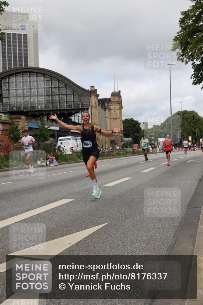29.06.2025 - hella hamburg halbmarathon Yannick Fuchs http://msf.ph/oto/8176337 29.06.2025 10:27:25 20KM 1707, 1990, 5070, 5746, 6358, 7845, 7965, 8062, 8883, 9047, 10484, 10876, 10927, 11150, 11169, 11745, 11877, 11929, 13199, 13686, 13961, 14293, 15054, 15826, 16425, 16619, 16957, 18135, 18562, 18563 meine-sportfotos.de