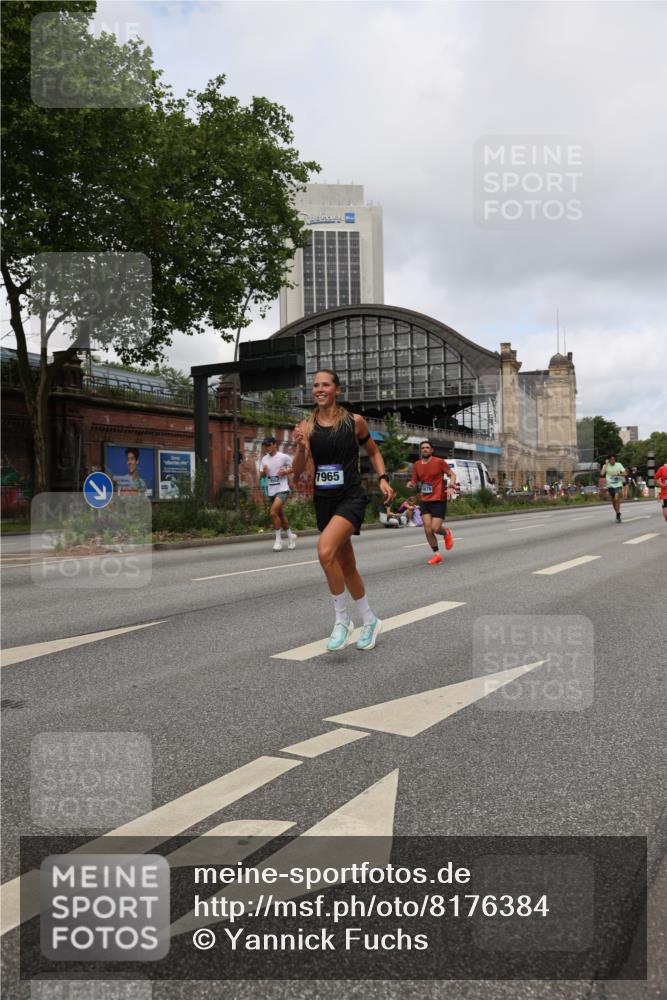 29.06.2025 - hella hamburg halbmarathon Yannick Fuchs http://msf.ph/oto/8176384 29.06.2025 10:27:26 20KM 1707, 1990, 5070, 5746, 6358, 7845, 7965, 8062, 8883, 9047, 10484, 10876, 11150, 11169, 11745, 11877, 11929, 13199, 13686, 13961, 14276, 14293, 15054, 15826, 16425, 16619, 16957, 18135, 18562, 18563 meine-sportfotos.de