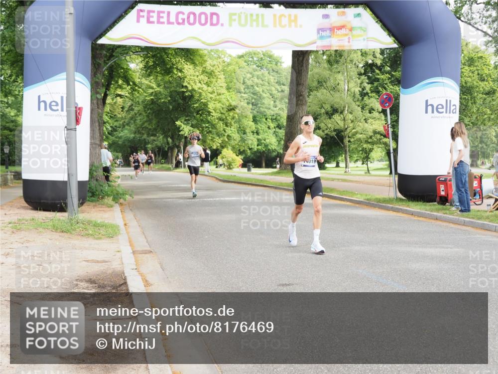 29.06.2025 - hella hamburg halbmarathon MichiJ http://msf.ph/oto/8176469 29.06.2025 10:16:23 Zwischen KM18-KM19 19076 meine-sportfotos.de