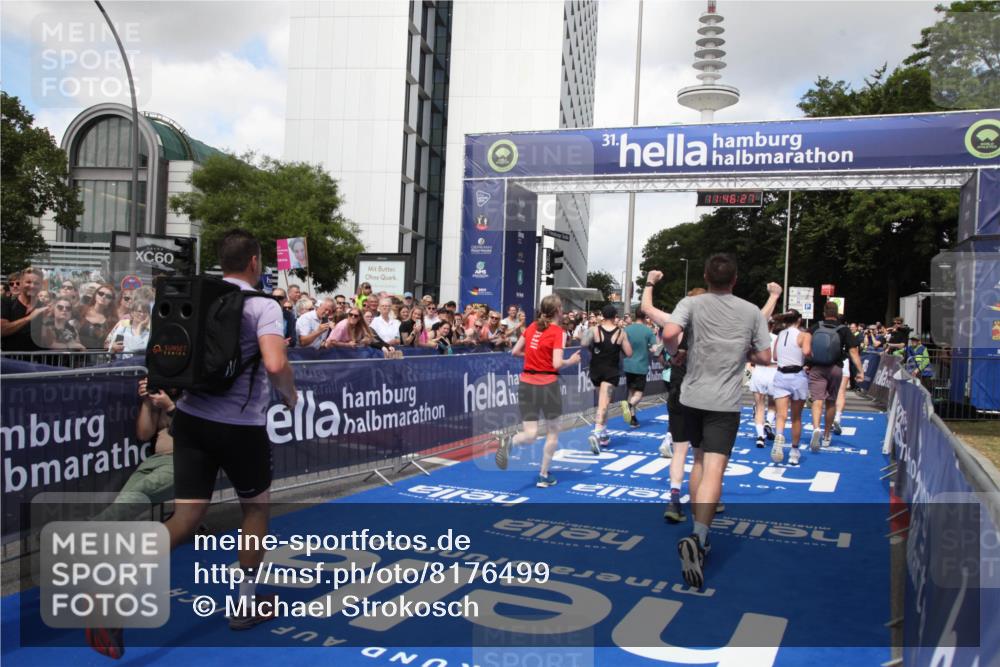 29.06.2025 - hella hamburg halbmarathon Michael Strokosch http://msf.ph/oto/8176499 29.06.2025 11:46:24 Ziel 1075, 2109, 2537, 2805, 7124, 7240, 7513, 7872, 10123, 10202, 10230, 10322, 11175, 11816, 11817, 13903, 14043, 16974, 17541, 19087 meine-sportfotos.de