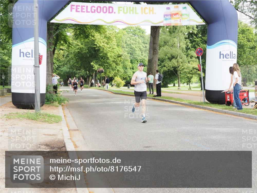 29.06.2025 - hella hamburg halbmarathon MichiJ http://msf.ph/oto/8176547 29.06.2025 10:16:26 Zwischen KM18-KM19 14019, 14728 meine-sportfotos.de