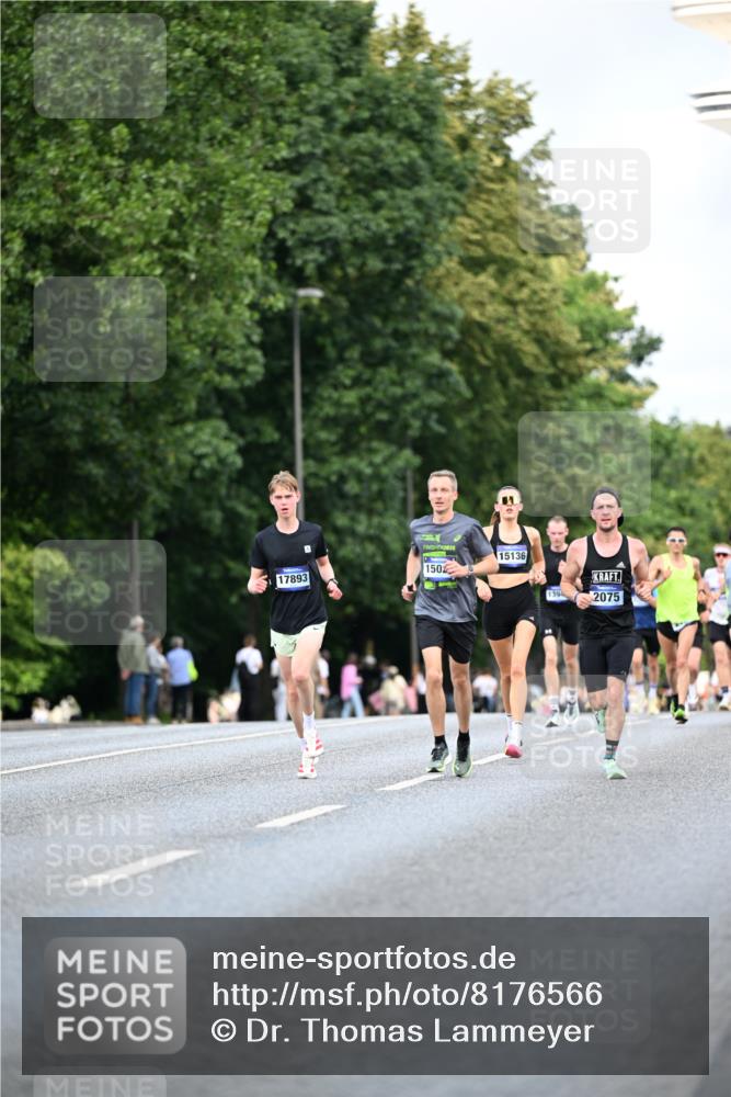 29.06.2025 - hella hamburg halbmarathon Dr. Thomas Lammeyer http://msf.ph/oto/8176566 29.06.2025 09:46:44 Kennedybrücke 2075, 2180, 2203, 2483, 6090, 7380, 8318, 8376, 9804, 10351 meine-sportfotos.de