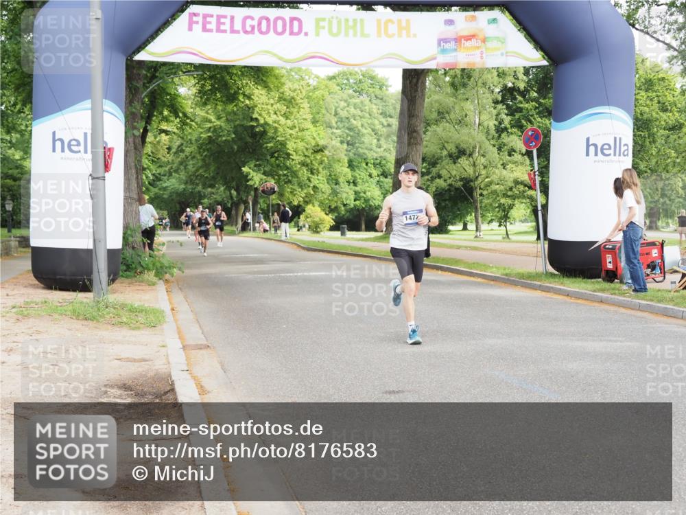 29.06.2025 - hella hamburg halbmarathon MichiJ http://msf.ph/oto/8176583 29.06.2025 10:16:26 Zwischen KM18-KM19 14019, 14728 meine-sportfotos.de
