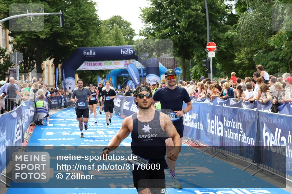29.06.2025 - hella hamburg halbmarathon Zöllner http://msf.ph/oto/8176609 29.06.2025 10:37:59 Ziel 3480, 3530, 7229, 9643, 10793, 12915, 13900, 15303, 18103, 18529 meine-sportfotos.de