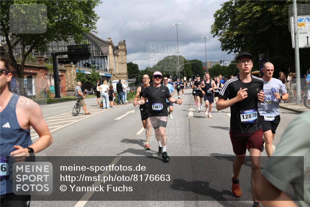 29.06.2025 - hella hamburg halbmarathon Yannick Fuchs http://msf.ph/oto/8176663 29.06.2025 10:41:58 20KM 51, 1604, 1613, 1696, 2284, 2708, 2839, 2864, 2869, 2953, 3976, 4377, 4528, 5022, 6009, 6134, 6168, 6716, 7599, 7962, 8234, 8693, 8927, 9544, 9626, 10969, 10988, 11283, 12679, 12685, 12870, 13007, 13672, 13948, 14618, 14619, 14730, 15333, 15350, 15478, 15479, 17172, 17451, 17905, 17915, 17979, 18104, 18430, 18758, 18856, 18922, 18974, 19181 meine-sportfotos.de