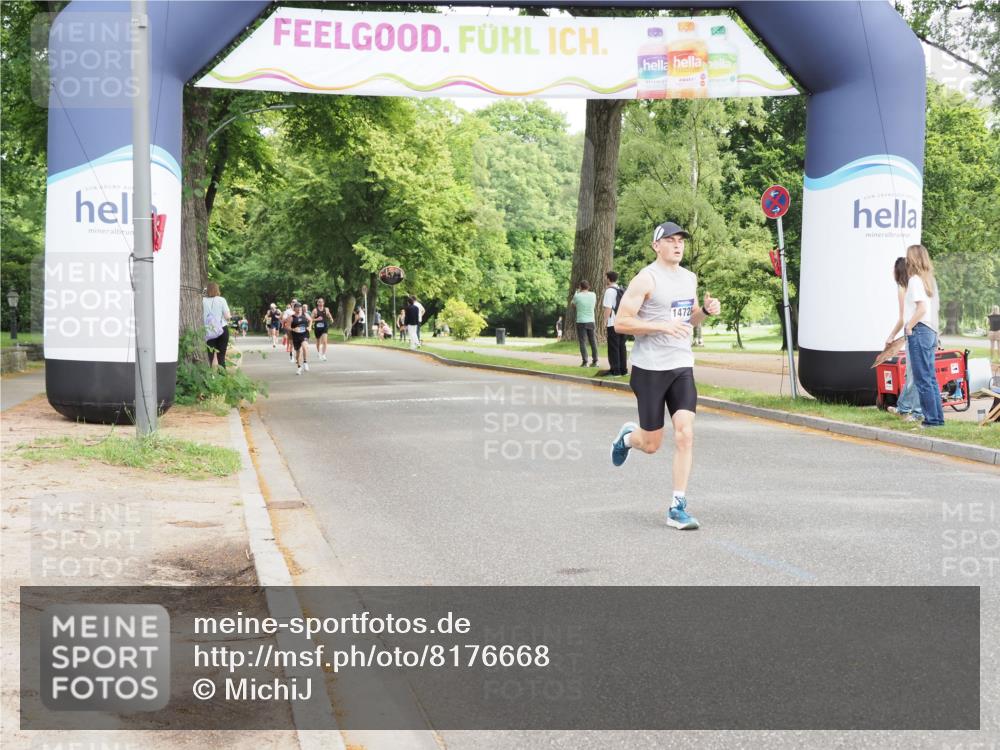 29.06.2025 - hella hamburg halbmarathon MichiJ http://msf.ph/oto/8176668 29.06.2025 10:16:27 Zwischen KM18-KM19 14019, 14728 meine-sportfotos.de