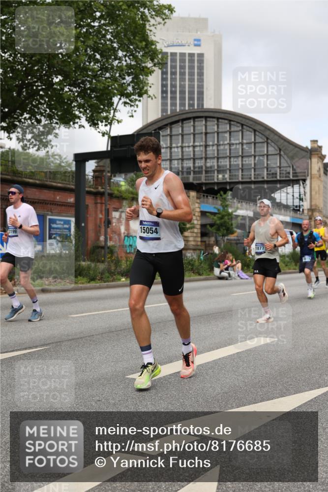 29.06.2025 - hella hamburg halbmarathon Yannick Fuchs http://msf.ph/oto/8176685 29.06.2025 10:27:36 20KM 1990, 4463, 6358, 7965, 8062, 10876, 11150, 11169, 11745, 11877, 12899, 12987, 13199, 13686, 13961, 14028, 14276, 14908, 15054, 16425, 16619, 18562, 18563, 19059 meine-sportfotos.de