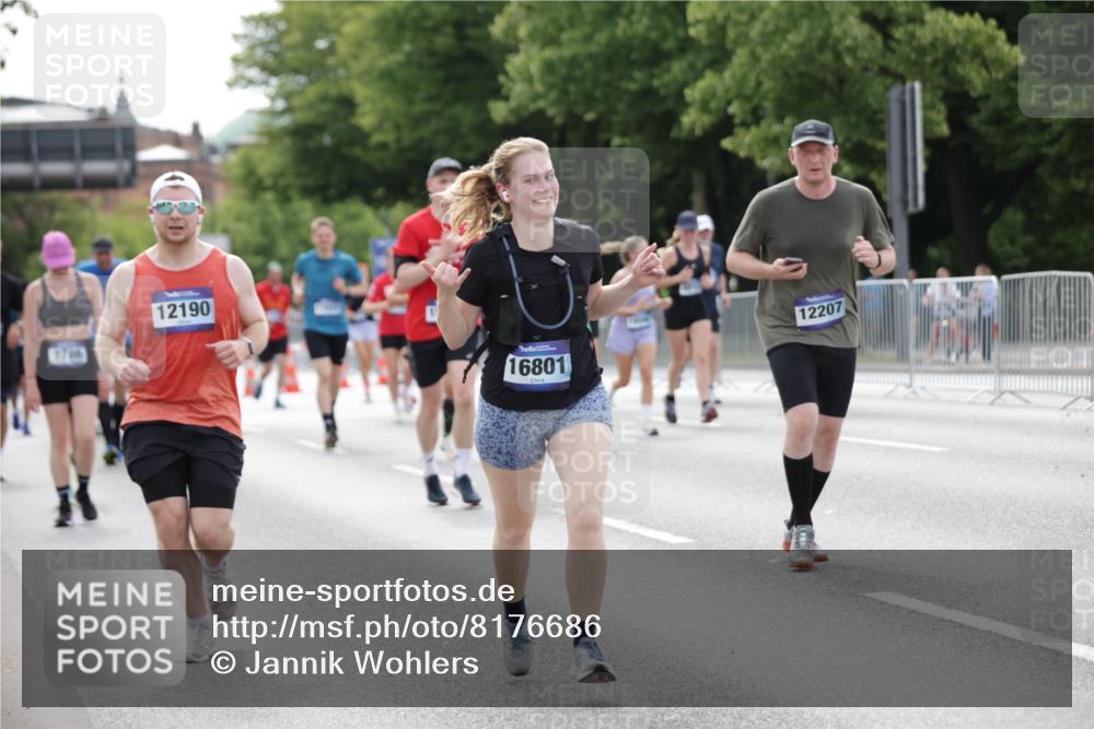 29.06.2025 - hella hamburg halbmarathon Jannik Wohlers http://msf.ph/oto/8176686 29.06.2025 10:22:28 Lombardsbrücke 1029, 1853, 2766, 3003, 3029, 3034, 3600, 3601, 5223, 5629, 6784, 6785, 7266, 7529, 7925, 9133, 9256, 9913, 10205, 10826, 12190, 13921, 14525, 14633, 14801, 15469, 15870, 16565, 16566, 16618, 16801, 16863, 17657 meine-sportfotos.de