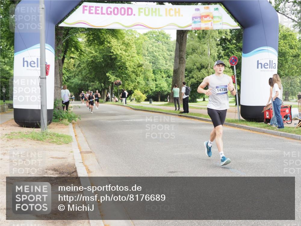 29.06.2025 - hella hamburg halbmarathon MichiJ http://msf.ph/oto/8176689 29.06.2025 10:16:27 Zwischen KM18-KM19 14019, 14728 meine-sportfotos.de