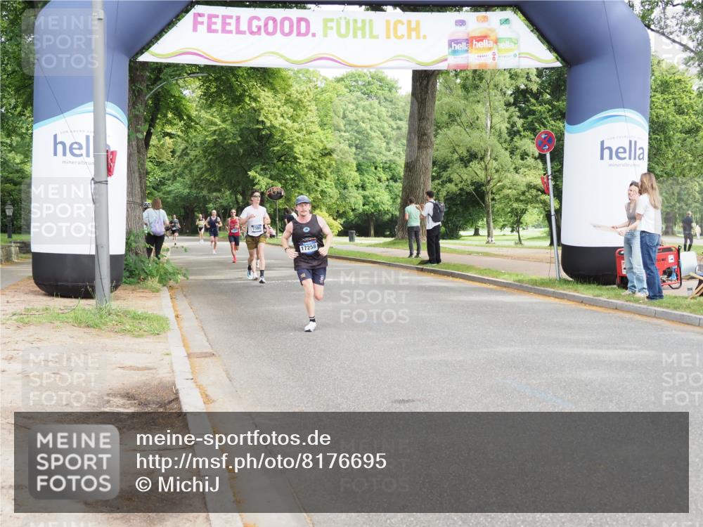 29.06.2025 - hella hamburg halbmarathon MichiJ http://msf.ph/oto/8176695 29.06.2025 10:16:32 Zwischen KM18-KM19 14019, 14728, 17258 meine-sportfotos.de