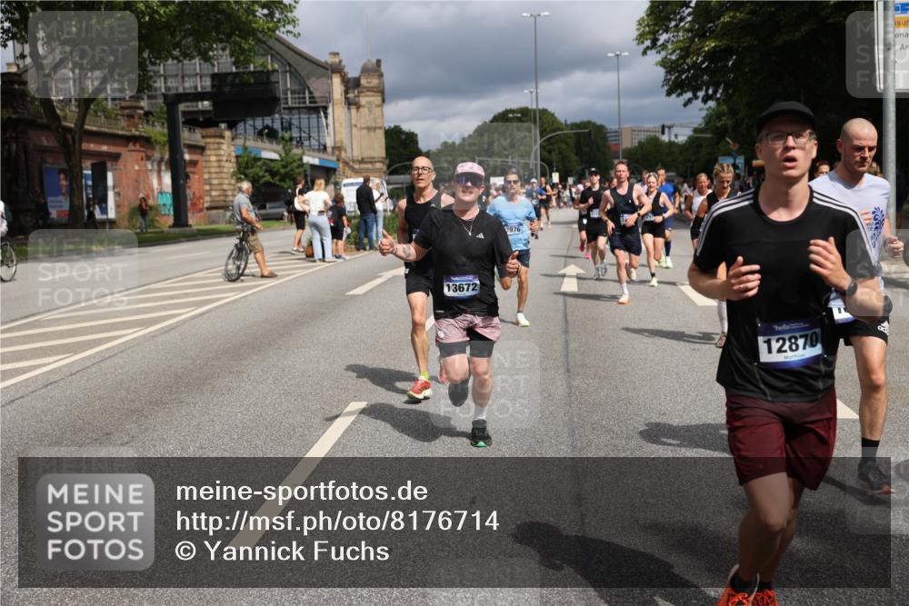 29.06.2025 - hella hamburg halbmarathon Yannick Fuchs http://msf.ph/oto/8176714 29.06.2025 10:41:58 20KM 51, 1604, 1613, 1696, 2284, 2708, 2839, 2864, 2869, 2953, 3976, 4377, 4528, 5022, 6009, 6134, 6168, 6716, 7599, 7962, 8234, 8693, 8927, 9544, 9626, 10969, 10988, 11283, 12679, 12685, 12870, 13007, 13672, 13948, 14618, 14619, 14730, 15333, 15350, 15478, 15479, 17172, 17451, 17905, 17915, 17979, 18104, 18430, 18758, 18856, 18922, 18974, 19181 meine-sportfotos.de