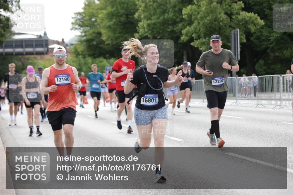 29.06.2025 - hella hamburg halbmarathon Jannik Wohlers http://msf.ph/oto/8176761 29.06.2025 10:22:29 Lombardsbrücke 1029, 1853, 2766, 3003, 3029, 3034, 3600, 5223, 5629, 6784, 6785, 7266, 7891, 7925, 9133, 9913, 10205, 10826, 12190, 13560, 13921, 14525, 14633, 14801, 15469, 15870, 16565, 16566, 16618, 16801, 16863, 17657 meine-sportfotos.de