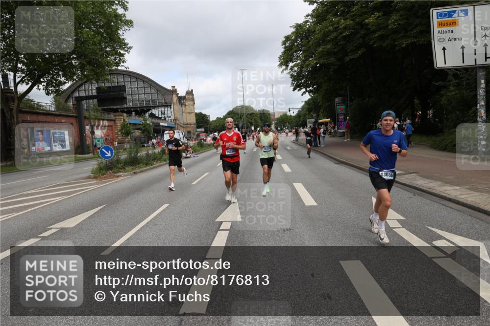 29.06.2025 - hella hamburg halbmarathon Yannick Fuchs http://msf.ph/oto/8176813 29.06.2025 10:27:45 20KM 1990, 4463, 4679, 4749, 8062, 10453, 11745, 11877, 12290, 12899, 12987, 13199, 13686, 13961, 14028, 14276, 14908, 15054, 16425, 16619, 17056, 17151, 18679, 19059 meine-sportfotos.de
