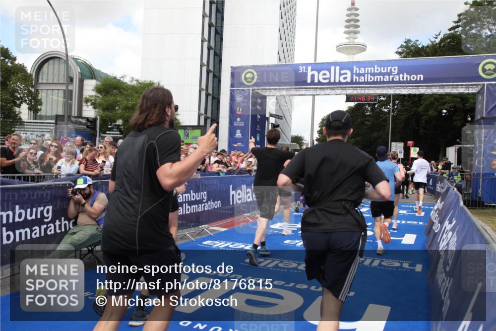 29.06.2025 - hella hamburg halbmarathon Michael Strokosch http://msf.ph/oto/8176815 29.06.2025 11:46:32 Ziel 1478, 1586, 5224, 5240, 5549, 5654, 7124, 8065, 8107, 10202, 10888, 11923, 12343, 14170, 17139, 17170, 18332, 18934, 18935, 19062 meine-sportfotos.de
