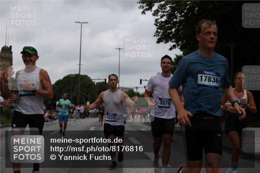29.06.2025 - hella hamburg halbmarathon Yannick Fuchs http://msf.ph/oto/8176816 29.06.2025 11:00:59 20KM 1355, 1866, 2490, 2868, 3461, 3578, 4322, 5605, 6089, 6181, 6822, 7485, 7571, 8398, 8520, 9165, 9994, 10756, 10998, 11321, 11355, 11429, 11720, 11871, 13625, 14869, 15000, 15150, 15678, 15922, 16063, 16067, 16099, 16186, 16602, 17077, 17347, 17387, 17500, 17569, 17836 meine-sportfotos.de