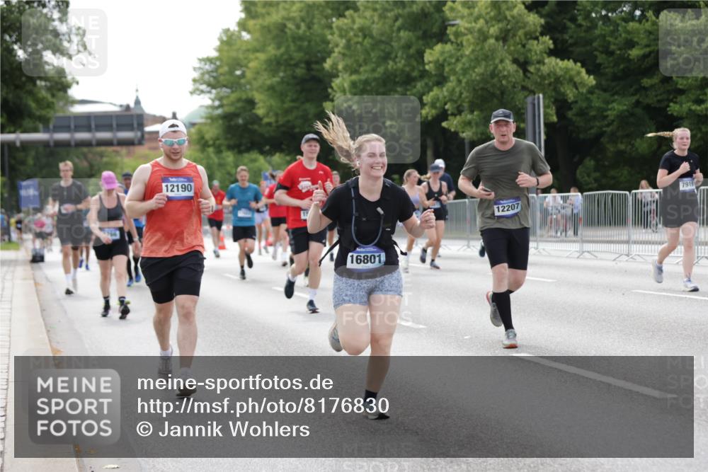 29.06.2025 - hella hamburg halbmarathon Jannik Wohlers http://msf.ph/oto/8176830 29.06.2025 10:22:29 Lombardsbrücke 1029, 1853, 2766, 3003, 3029, 3034, 3600, 5223, 5629, 6784, 6785, 7266, 7891, 7925, 9133, 9913, 10205, 10826, 12190, 13560, 13921, 14525, 14633, 14801, 15469, 15870, 16565, 16566, 16618, 16801, 16863, 17657 meine-sportfotos.de