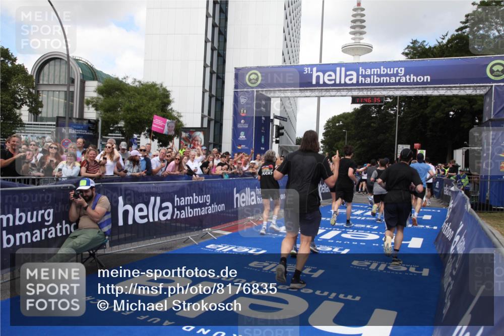 29.06.2025 - hella hamburg halbmarathon Michael Strokosch http://msf.ph/oto/8176835 29.06.2025 11:46:33 Ziel 1478, 1586, 2792, 5224, 5240, 5549, 5654, 7124, 8065, 8107, 10888, 11923, 12343, 14170, 14473, 17139, 17170, 18332, 18588, 18934, 18935, 18946, 19062 meine-sportfotos.de