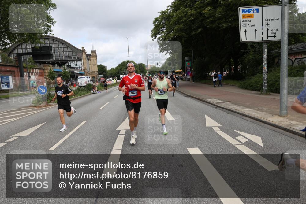 29.06.2025 - hella hamburg halbmarathon Yannick Fuchs http://msf.ph/oto/8176859 29.06.2025 10:27:46 20KM 1990, 4463, 4679, 4749, 8062, 10453, 11745, 11877, 12290, 12899, 12987, 13199, 13686, 13961, 14028, 14276, 14908, 15054, 16425, 16619, 17056, 17151, 18679, 19059 meine-sportfotos.de
