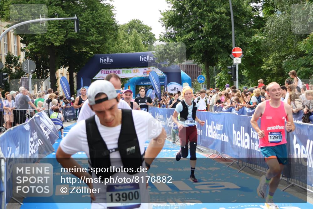29.06.2025 - hella hamburg halbmarathon Zöllner http://msf.ph/oto/8176882 29.06.2025 10:38:07 Ziel 7229, 8091, 9944, 11049, 11952, 12915, 14274, 15303, 15382, 16698, 17623 meine-sportfotos.de