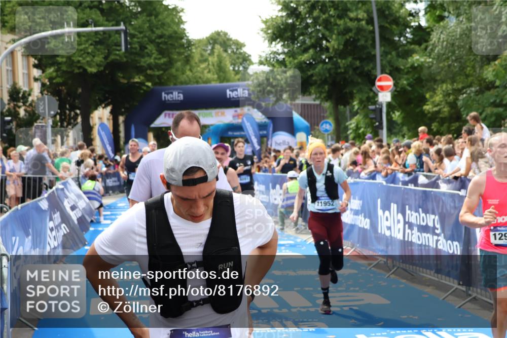 29.06.2025 - hella hamburg halbmarathon Zöllner http://msf.ph/oto/8176892 29.06.2025 10:38:07 Ziel 7229, 8091, 9944, 11049, 11952, 12915, 14274, 15303, 15382, 16698, 17623 meine-sportfotos.de