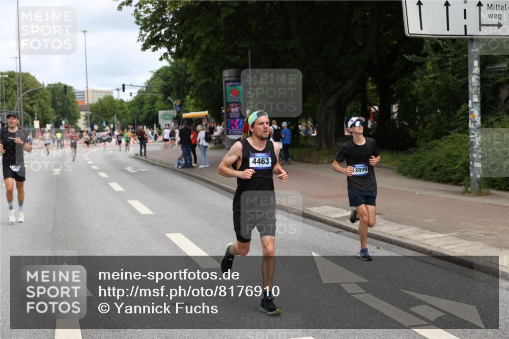 29.06.2025 - hella hamburg halbmarathon Yannick Fuchs http://msf.ph/oto/8176910 29.06.2025 10:27:49 20KM 1990, 4463, 4679, 4749, 7723, 8062, 10453, 11745, 11877, 12290, 12899, 12987, 13686, 13961, 14028, 14167, 14276, 14908, 16425, 16619, 17056, 17151, 17175, 18679, 19059 meine-sportfotos.de