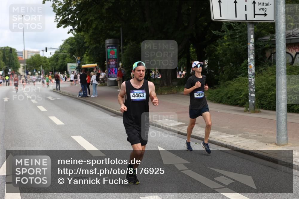 29.06.2025 - hella hamburg halbmarathon Yannick Fuchs http://msf.ph/oto/8176925 29.06.2025 10:27:49 20KM 1990, 4463, 4679, 4749, 7723, 8062, 10453, 11745, 11877, 12290, 12899, 12987, 13686, 13961, 14028, 14167, 14276, 14908, 16425, 16619, 17056, 17151, 17175, 18679, 19059 meine-sportfotos.de