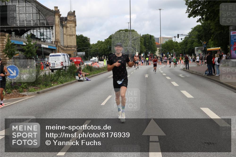 29.06.2025 - hella hamburg halbmarathon Yannick Fuchs http://msf.ph/oto/8176939 29.06.2025 10:27:50 20KM 4463, 4679, 4749, 7723, 8062, 10453, 11745, 11877, 12290, 12899, 12987, 13686, 13961, 14028, 14167, 14276, 14908, 16425, 17056, 17151, 17175, 18679, 19059 meine-sportfotos.de