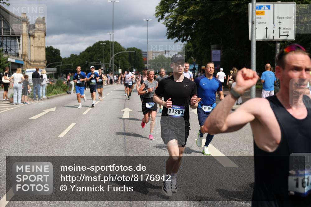29.06.2025 - hella hamburg halbmarathon Yannick Fuchs http://msf.ph/oto/8176942 29.06.2025 10:42:01 20KM 51, 1604, 1613, 1696, 2213, 2284, 2708, 2839, 2869, 2953, 3976, 4377, 4528, 4601, 5022, 5528, 6009, 6134, 7599, 8234, 8927, 9544, 9626, 10969, 10988, 11283, 11961, 12679, 12685, 12870, 13007, 13672, 13948, 14383, 14618, 14619, 14730, 15333, 15350, 15478, 15479, 17172, 17451, 17905, 17915, 17979, 18104, 18430, 18758, 18856, 18922, 18974, 19181 meine-sportfotos.de