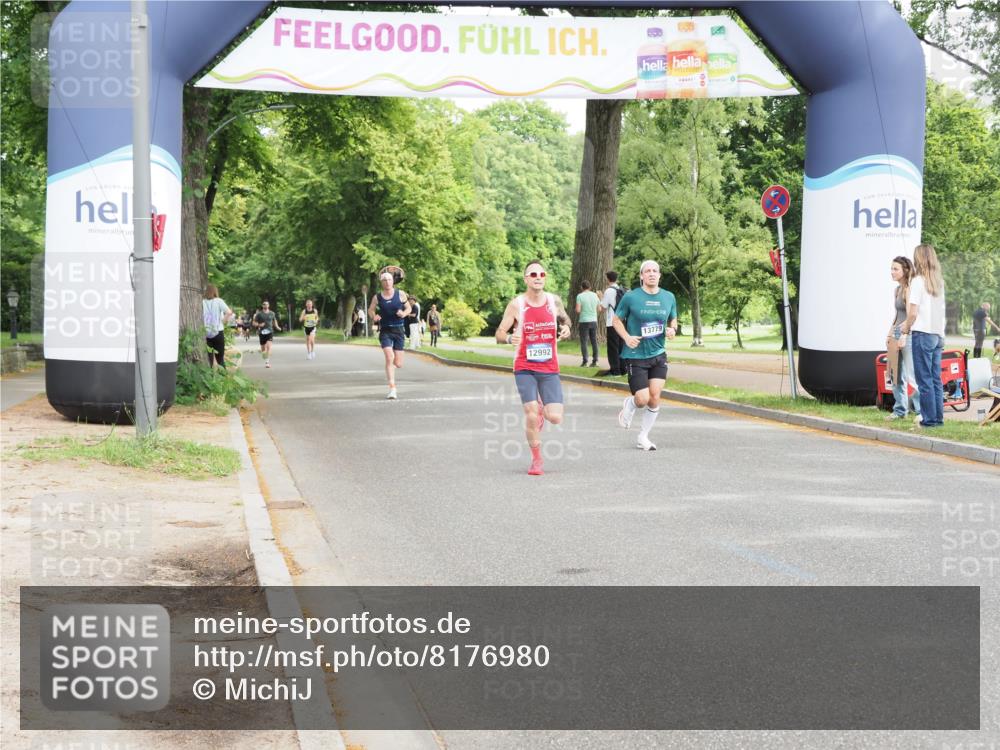 29.06.2025 - hella hamburg halbmarathon MichiJ http://msf.ph/oto/8176980 29.06.2025 10:16:37 Zwischen KM18-KM19 7380, 12992, 13779, 17040, 17258 meine-sportfotos.de