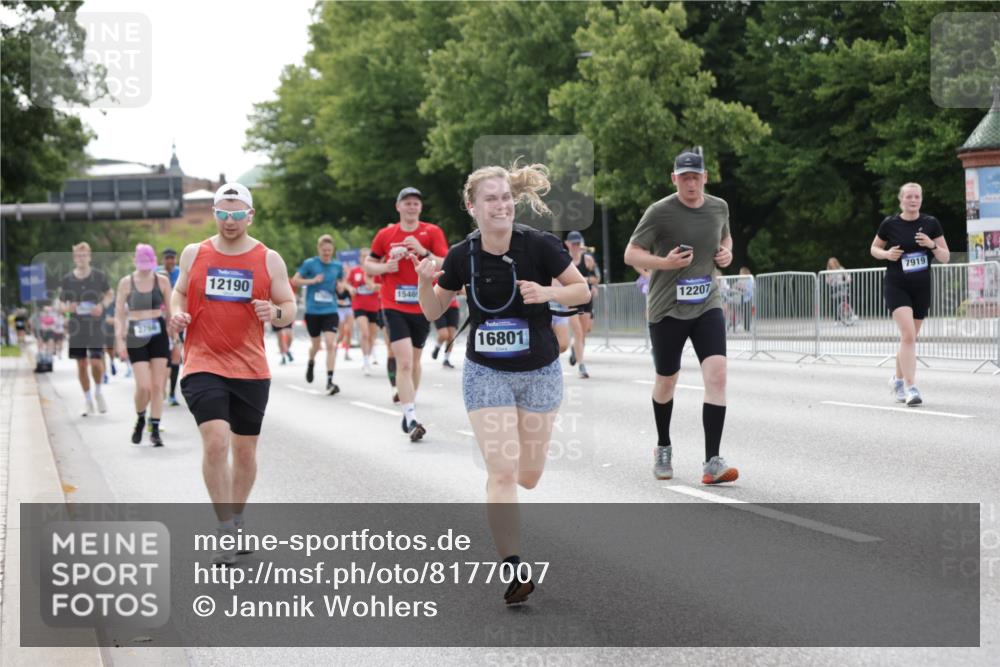 29.06.2025 - hella hamburg halbmarathon Jannik Wohlers http://msf.ph/oto/8177007 29.06.2025 10:22:29 Lombardsbrücke 1029, 1853, 2766, 3003, 3029, 3034, 3600, 5223, 5629, 6784, 6785, 7266, 7891, 7925, 9133, 9913, 10205, 10826, 12190, 13560, 13921, 14525, 14633, 14801, 15469, 15870, 16565, 16566, 16618, 16801, 16863, 17657 meine-sportfotos.de