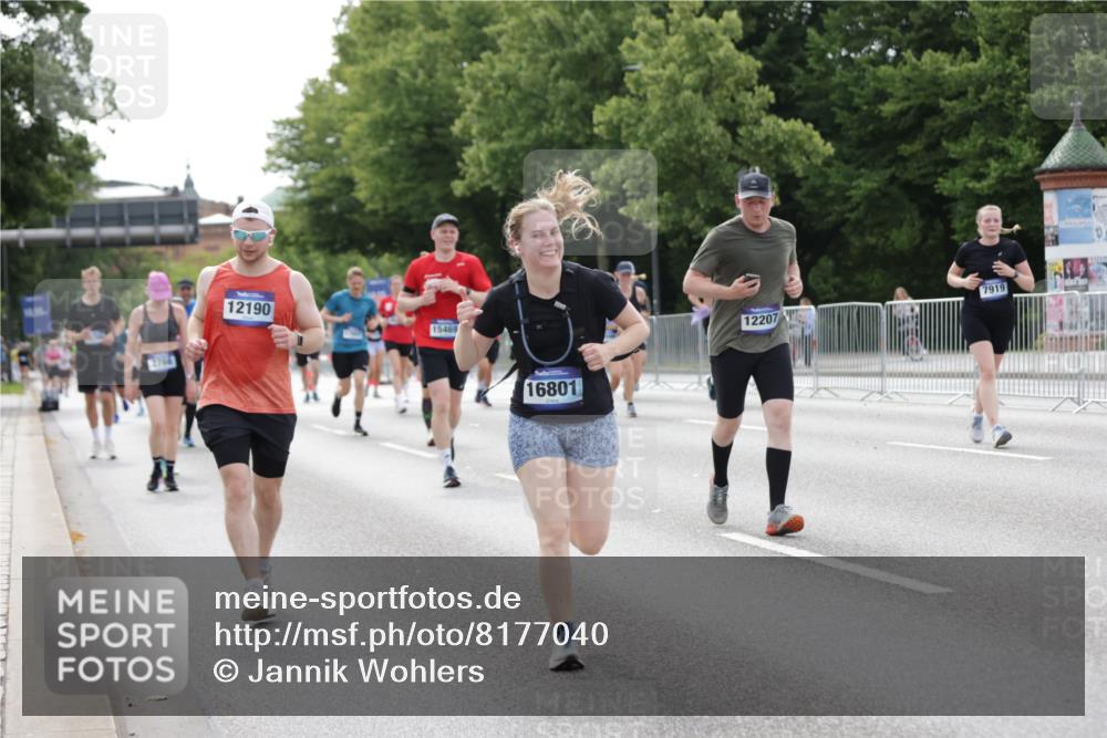 29.06.2025 - hella hamburg halbmarathon Jannik Wohlers http://msf.ph/oto/8177040 29.06.2025 10:22:29 Lombardsbrücke 1029, 1853, 2766, 3003, 3029, 3034, 3600, 5223, 5629, 6784, 6785, 7266, 7891, 7925, 9133, 9913, 10205, 10826, 12190, 13560, 13921, 14525, 14633, 14801, 15469, 15870, 16565, 16566, 16618, 16801, 16863, 17657 meine-sportfotos.de