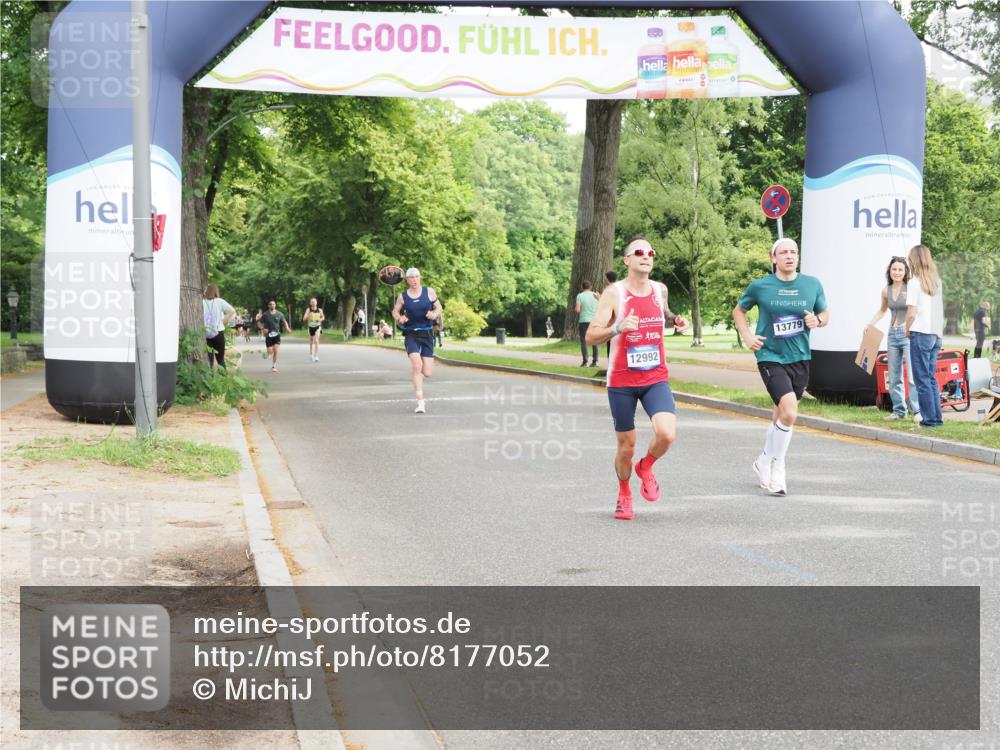 29.06.2025 - hella hamburg halbmarathon MichiJ http://msf.ph/oto/8177052 29.06.2025 10:16:38 Zwischen KM18-KM19 7380, 12992, 13779, 17040, 17258 meine-sportfotos.de