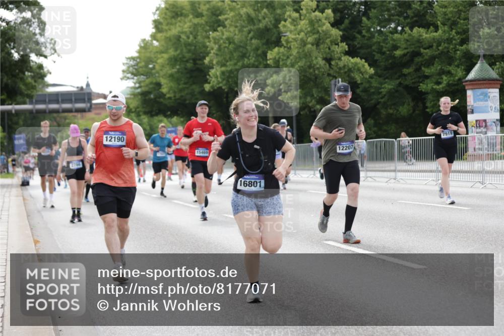 29.06.2025 - hella hamburg halbmarathon Jannik Wohlers http://msf.ph/oto/8177071 29.06.2025 10:22:29 Lombardsbrücke 1029, 1853, 2766, 3003, 3029, 3034, 3600, 5223, 5629, 6784, 6785, 7266, 7891, 7925, 9133, 9913, 10205, 10826, 12190, 13560, 13921, 14525, 14633, 14801, 15469, 15870, 16565, 16566, 16618, 16801, 16863, 17657 meine-sportfotos.de