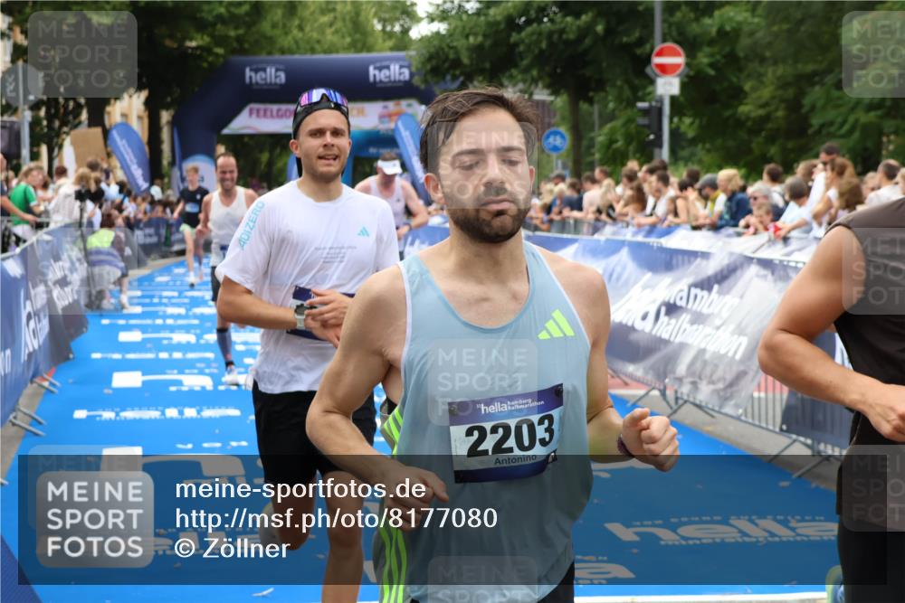 29.06.2025 - hella hamburg halbmarathon Zöllner http://msf.ph/oto/8177080 29.06.2025 10:27:45 Ziel 1122, 5367, 8731, 10655, 17893, 18832 meine-sportfotos.de