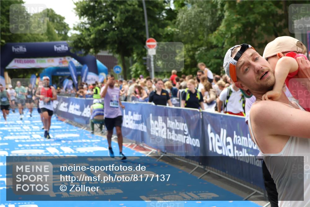 29.06.2025 - hella hamburg halbmarathon Zöllner http://msf.ph/oto/8177137 29.06.2025 10:38:16 Ziel 1688, 2849, 5091, 7743, 8002, 14688, 17623, 18584, 18986 meine-sportfotos.de