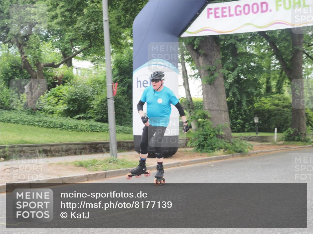 29.06.2025 - hella hamburg halbmarathon KatJ http://msf.ph/oto/8177139 29.06.2025 09:21:23 Zwischen KM18-KM19  meine-sportfotos.de