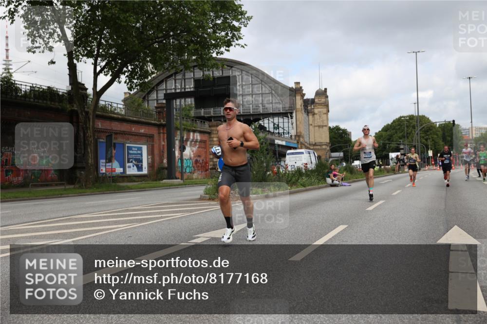 29.06.2025 - hella hamburg halbmarathon Yannick Fuchs http://msf.ph/oto/8177168 29.06.2025 10:27:58 20KM 1910, 2746, 4463, 4602, 4679, 4749, 6473, 7723, 10453, 12290, 12899, 12987, 14167, 14908, 14975, 16881, 17056, 17151, 17175, 18455, 18679, 18687, 19059 meine-sportfotos.de