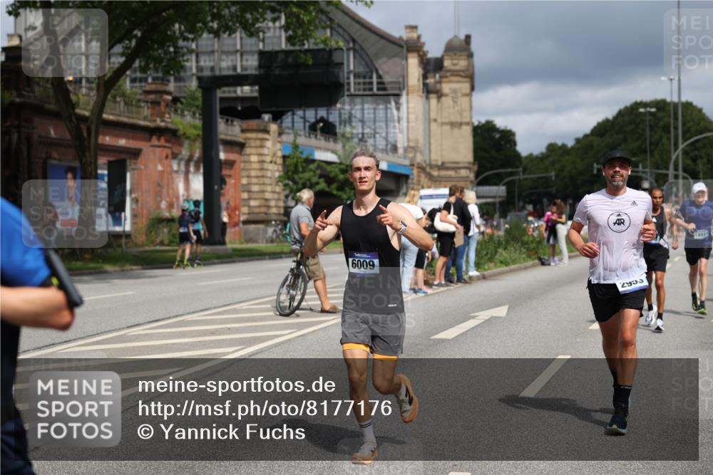 29.06.2025 - hella hamburg halbmarathon Yannick Fuchs http://msf.ph/oto/8177176 29.06.2025 10:42:06 20KM 1604, 1613, 1696, 2213, 2284, 2340, 2708, 2953, 4528, 4601, 5022, 5024, 5528, 5915, 6009, 6836, 7599, 8234, 8927, 9262, 9544, 9626, 10969, 10988, 11211, 11283, 11961, 12685, 12870, 13007, 13672, 13948, 14383, 14618, 14619, 14730, 15309, 15333, 15478, 15479, 15808, 16205, 17451, 17905, 17915, 17979, 18104, 18206, 18430, 18758, 18836, 18922, 18963, 18974, 19181 meine-sportfotos.de