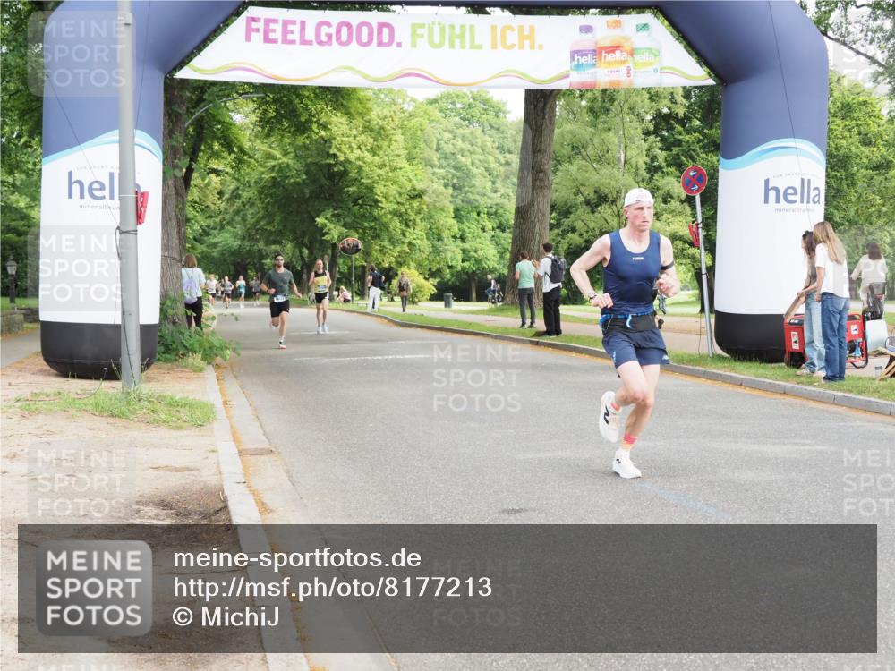 29.06.2025 - hella hamburg halbmarathon MichiJ http://msf.ph/oto/8177213 29.06.2025 10:16:41 Zwischen KM18-KM19 7380, 12992, 13779, 15671, 17040 meine-sportfotos.de