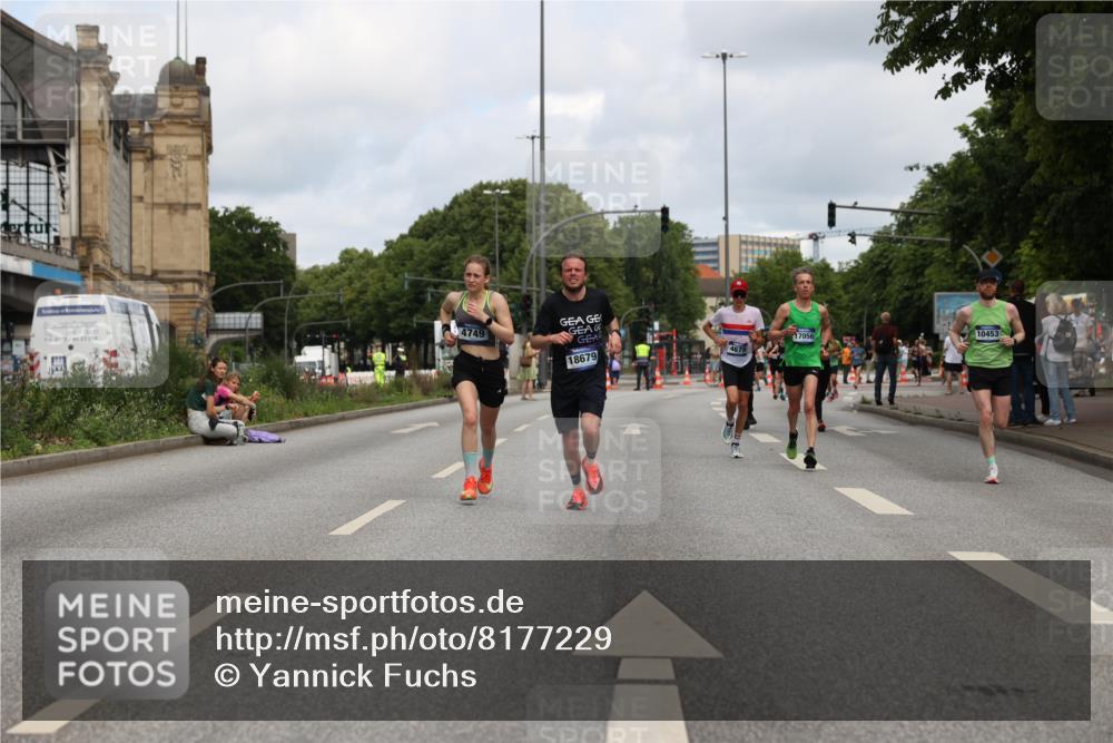 29.06.2025 - hella hamburg halbmarathon Yannick Fuchs http://msf.ph/oto/8177229 29.06.2025 10:28:00 20KM 1910, 2746, 4602, 4679, 4749, 6473, 7723, 8956, 10453, 12290, 12899, 12987, 14167, 14466, 14908, 14975, 16881, 16931, 17056, 17151, 17175, 18455, 18679, 18687, 19059 meine-sportfotos.de