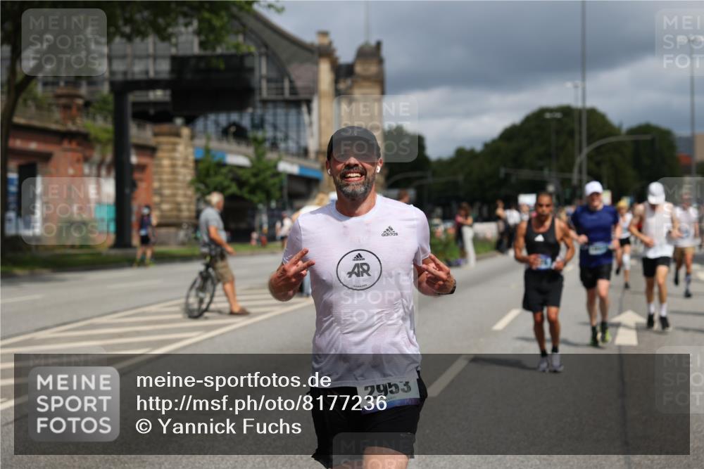 29.06.2025 - hella hamburg halbmarathon Yannick Fuchs http://msf.ph/oto/8177236 29.06.2025 10:42:08 20KM 1320, 1613, 1696, 2213, 2284, 2340, 2708, 2953, 3747, 4324, 4528, 4601, 5024, 5362, 5528, 5915, 6009, 6836, 7599, 8234, 8927, 9262, 9544, 9626, 10969, 11211, 11283, 11961, 12685, 13007, 13948, 14383, 14618, 14619, 14730, 15309, 15333, 15478, 15479, 15808, 16149, 16205, 17451, 17905, 17915, 17979, 18104, 18206, 18430, 18758, 18836, 18922, 18963, 18974, 19181 meine-sportfotos.de