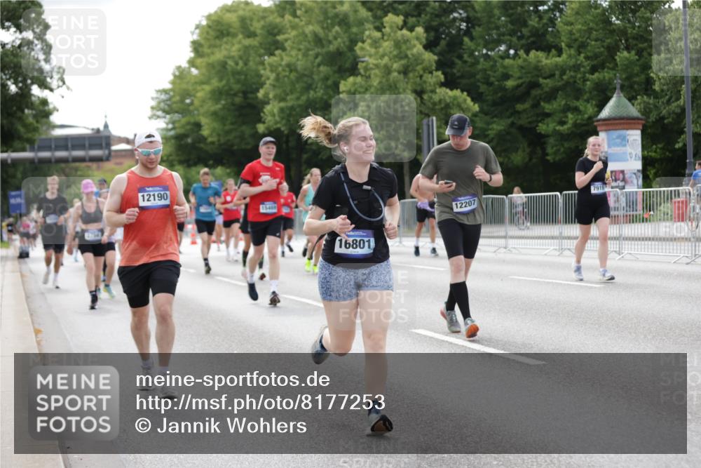 29.06.2025 - hella hamburg halbmarathon Jannik Wohlers http://msf.ph/oto/8177253 29.06.2025 10:22:29 Lombardsbrücke 1029, 1853, 2766, 3003, 3029, 3034, 3600, 5223, 5629, 6784, 6785, 7266, 7891, 7925, 9133, 9913, 10205, 10826, 12190, 13560, 13921, 14525, 14633, 14801, 15469, 15870, 16565, 16566, 16618, 16801, 16863, 17657 meine-sportfotos.de