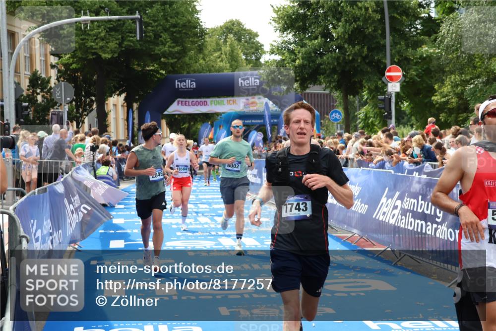 29.06.2025 - hella hamburg halbmarathon Zöllner http://msf.ph/oto/8177257 29.06.2025 10:38:20 Ziel 1042, 1688, 2849, 5091, 6095, 7743, 8002, 14688, 18584 meine-sportfotos.de