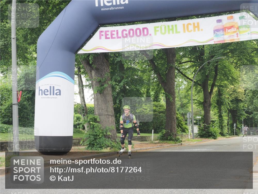 29.06.2025 - hella hamburg halbmarathon KatJ http://msf.ph/oto/8177264 29.06.2025 09:21:26 Zwischen KM18-KM19  meine-sportfotos.de