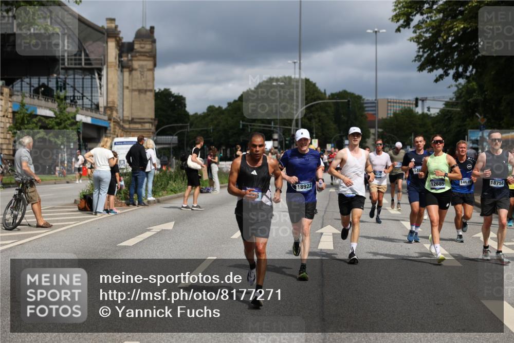 29.06.2025 - hella hamburg halbmarathon Yannick Fuchs http://msf.ph/oto/8177271 29.06.2025 10:42:09 20KM 1320, 1613, 1696, 2213, 2284, 2340, 2708, 2953, 3747, 4324, 4528, 4601, 5024, 5362, 5528, 5915, 6009, 6836, 7599, 8234, 8927, 9262, 9544, 9626, 10969, 11211, 11283, 11961, 12685, 13007, 13948, 14383, 14618, 14619, 15309, 15333, 15478, 15479, 15735, 15808, 16149, 16205, 17451, 17905, 18104, 18206, 18430, 18758, 18836, 18922, 18963, 18974, 19181 meine-sportfotos.de