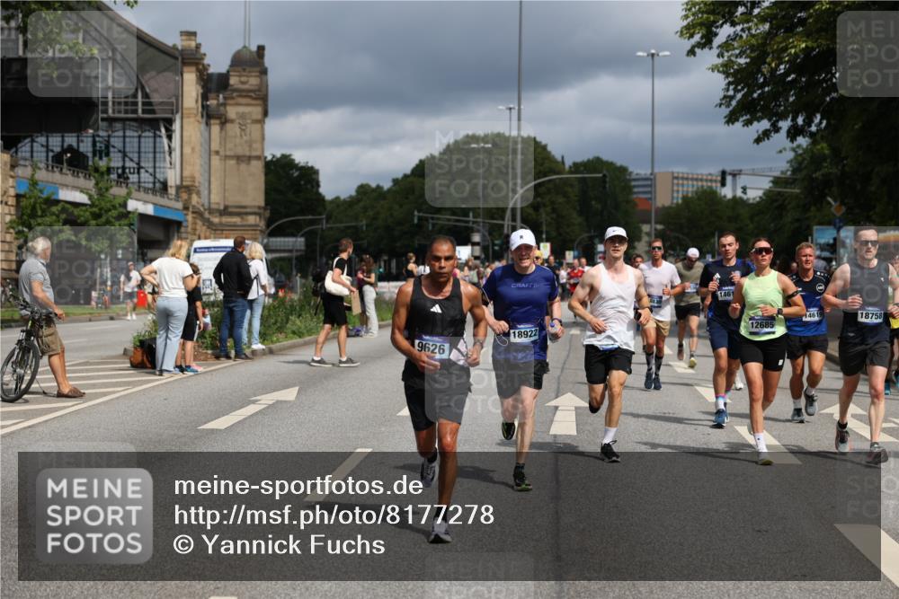 29.06.2025 - hella hamburg halbmarathon Yannick Fuchs http://msf.ph/oto/8177278 29.06.2025 10:42:09 20KM 1320, 1613, 1696, 2213, 2284, 2340, 2708, 2953, 3747, 4324, 4528, 4601, 5024, 5362, 5528, 5915, 6009, 6836, 7599, 8234, 8927, 9262, 9544, 9626, 10969, 11211, 11283, 11961, 12685, 13007, 13948, 14383, 14618, 14619, 15309, 15333, 15478, 15479, 15735, 15808, 16149, 16205, 17451, 17905, 18104, 18206, 18430, 18758, 18836, 18922, 18963, 18974, 19181 meine-sportfotos.de