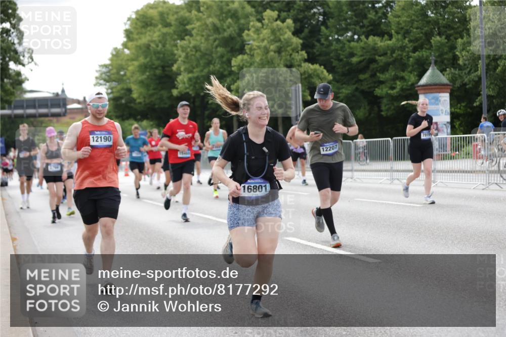 29.06.2025 - hella hamburg halbmarathon Jannik Wohlers http://msf.ph/oto/8177292 29.06.2025 10:22:29 Lombardsbrücke 1029, 1853, 2766, 3003, 3029, 3034, 3600, 5223, 5629, 6784, 6785, 7266, 7891, 7925, 9133, 9913, 10205, 10826, 12190, 13560, 13921, 14525, 14633, 14801, 15469, 15870, 16565, 16566, 16618, 16801, 16863, 17657 meine-sportfotos.de